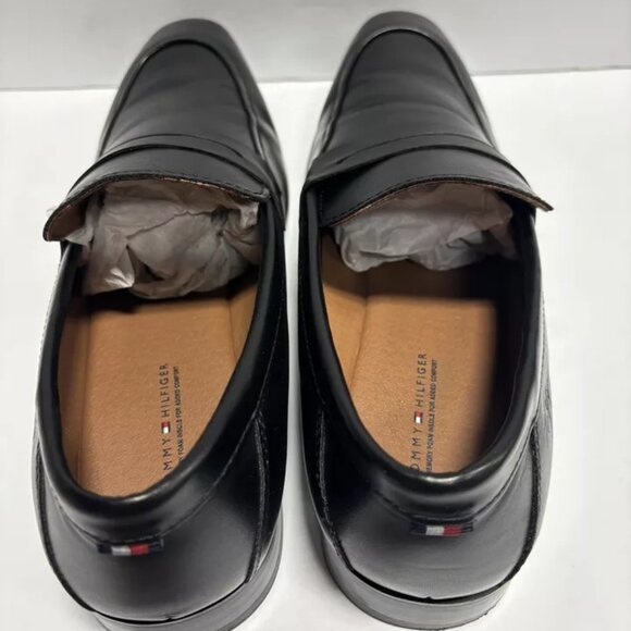 Tommy Hilfiger Men’s Simol, Black Slip-On Penny Loafers, Size 9.5 M main image 7